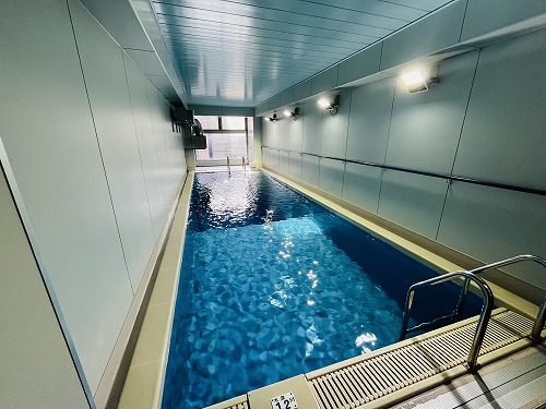 ノリス大阪店のプール